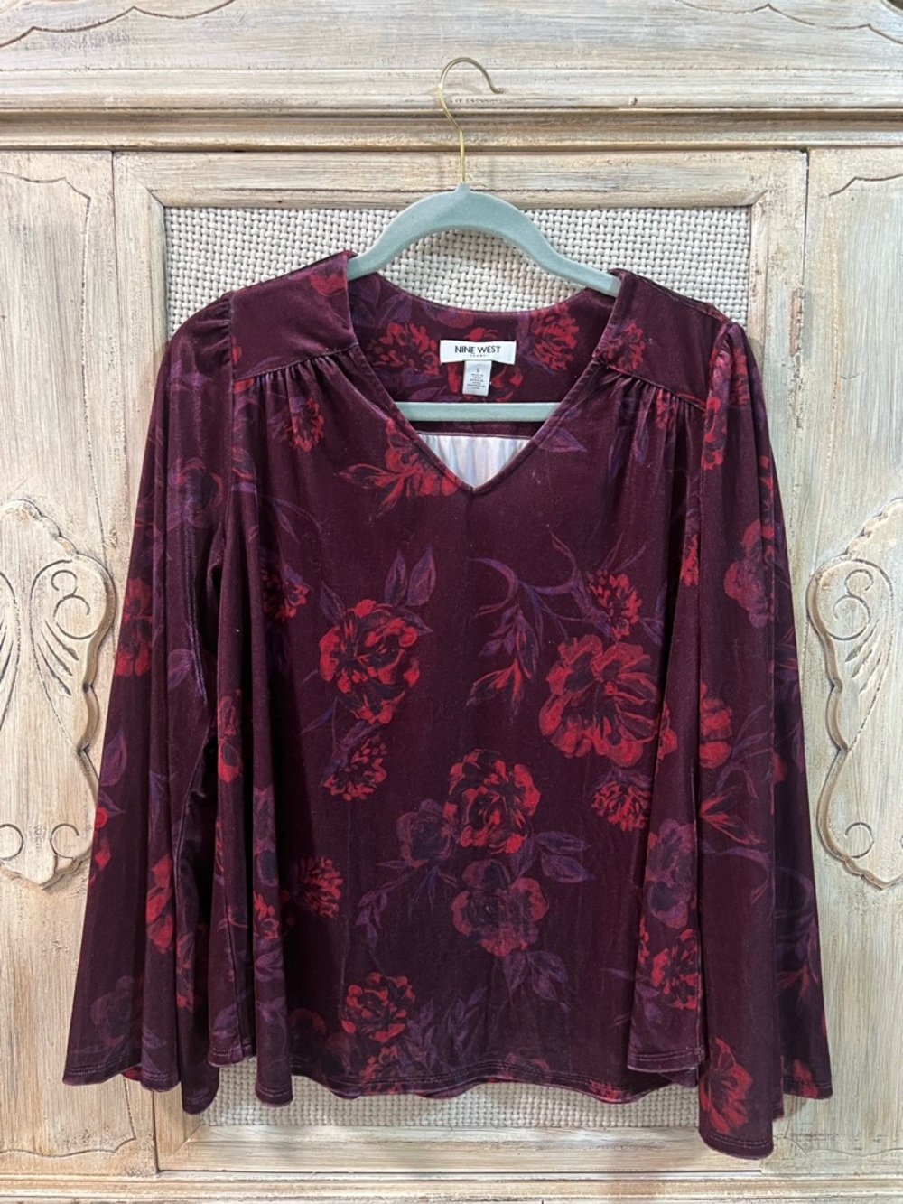 Vintage Y2K - Nine West Burgundy Floral Velvet V-Neck Blouse